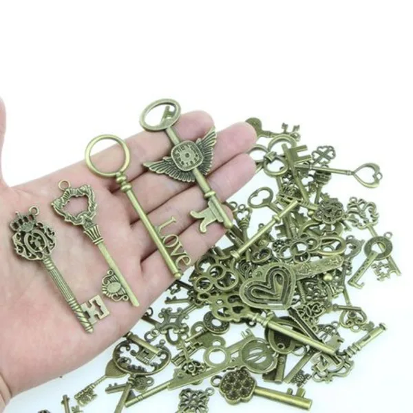 Mixed Set of Vintage Keys - 100 Keys - Party Palace
